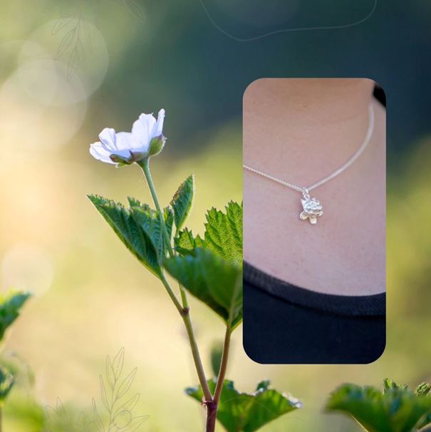 Cloudberry necklace silver
