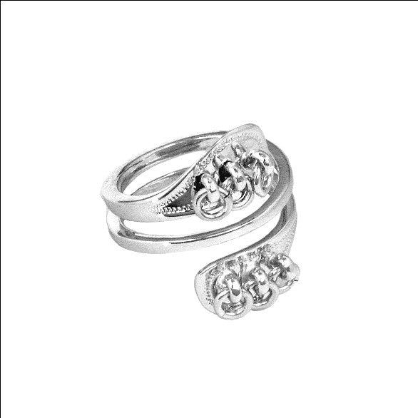 Jokkmokk ringen dubbelring i silver. Finns i butik och online. Vackra smycken av Jokkmokks tenn
