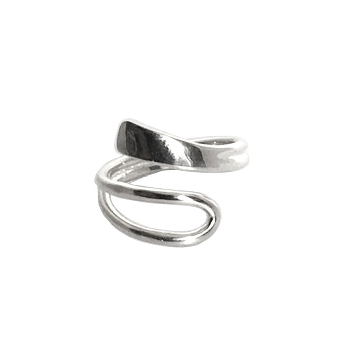handgjord ring I silver som är justerbar