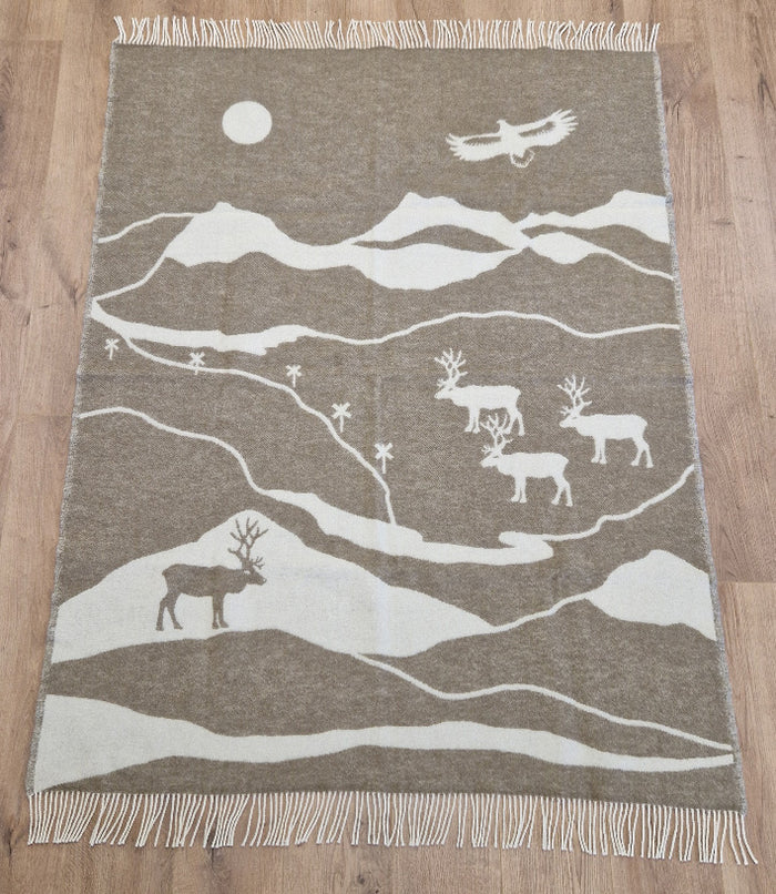 Ullpläd, renar på fjäll