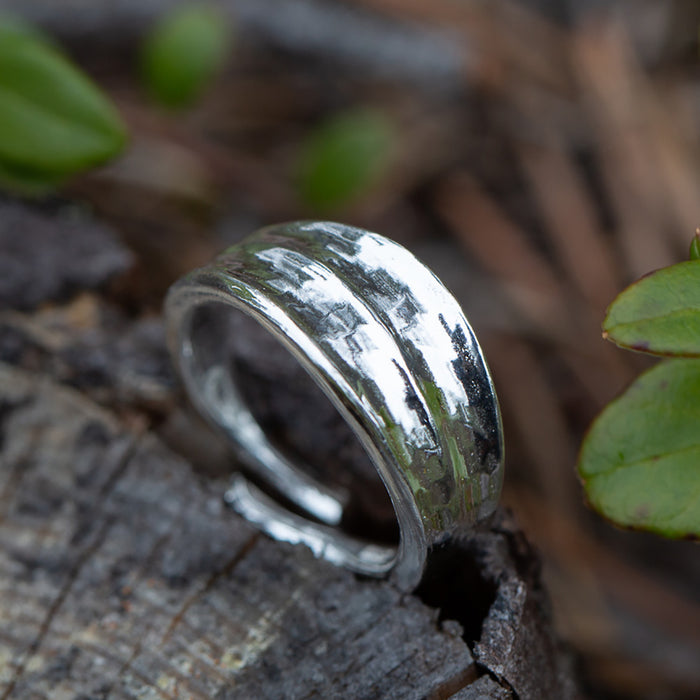 handgjord silverring som är justerbar som heter dielle