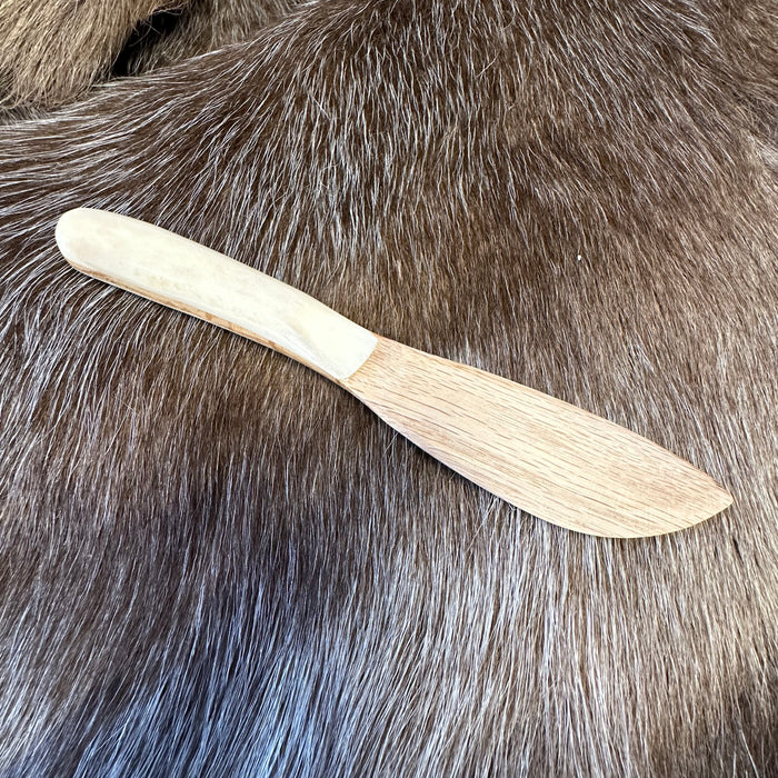 Smörkniv med renhornsdetalj